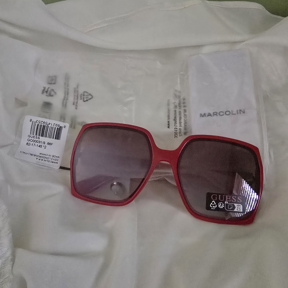 Guess Red Gold Monogram Square Oversized Sunglasses - Picture 2 of 6